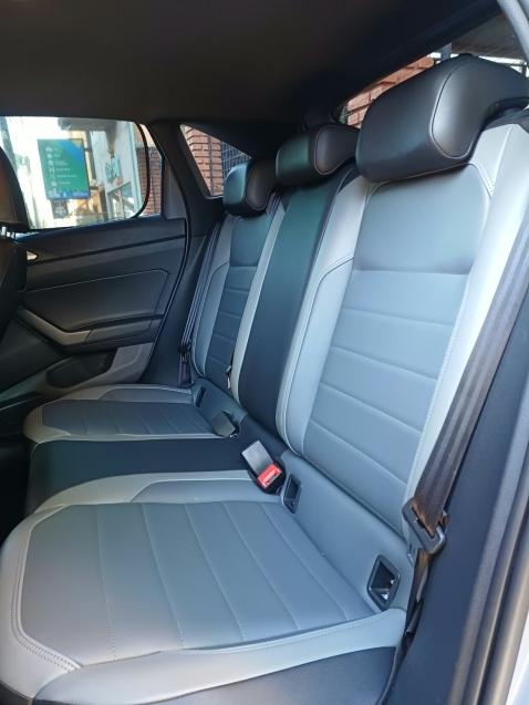 VOLKSWAGEN Nivus - Foto