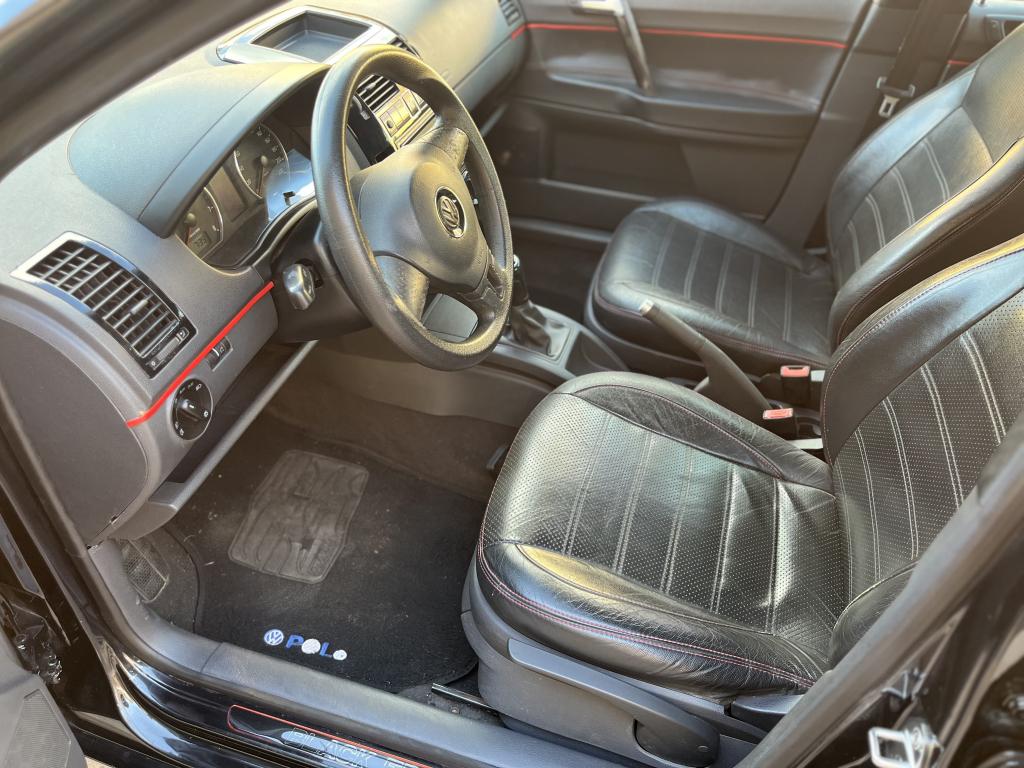 VOLKSWAGEN Polo Hatch - Foto