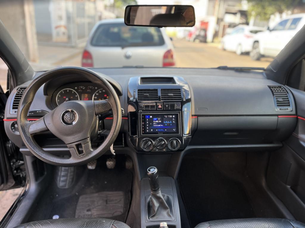 VOLKSWAGEN Polo Hatch - Foto