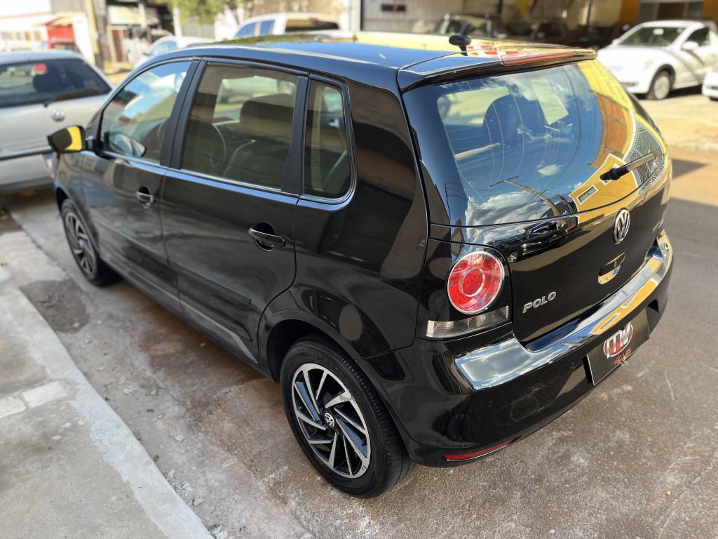 VOLKSWAGEN Polo Hatch - Foto