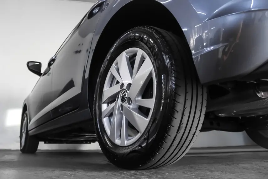 VOLKSWAGEN Polo Hatch - Foto