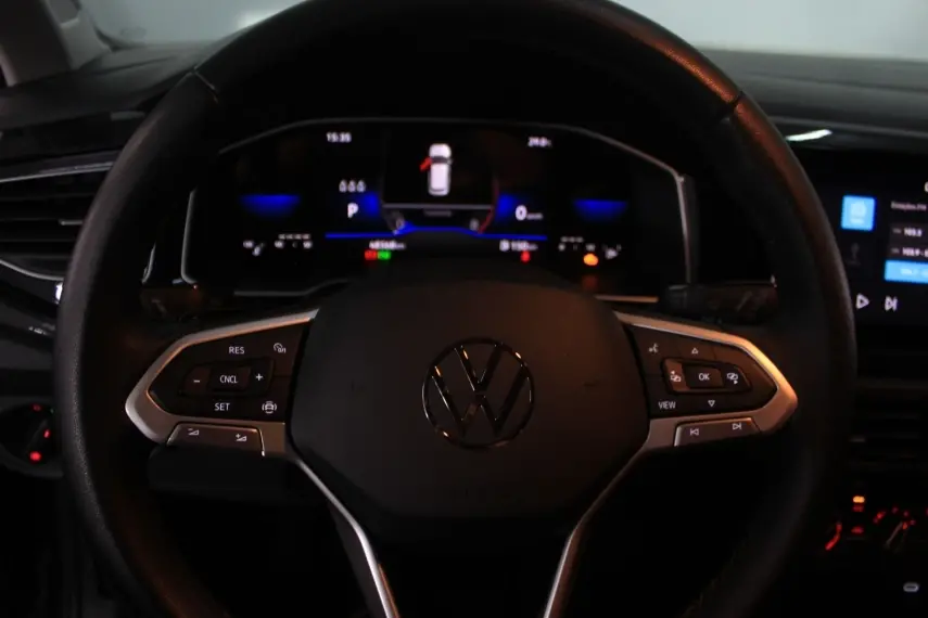 VOLKSWAGEN Polo Hatch - Foto