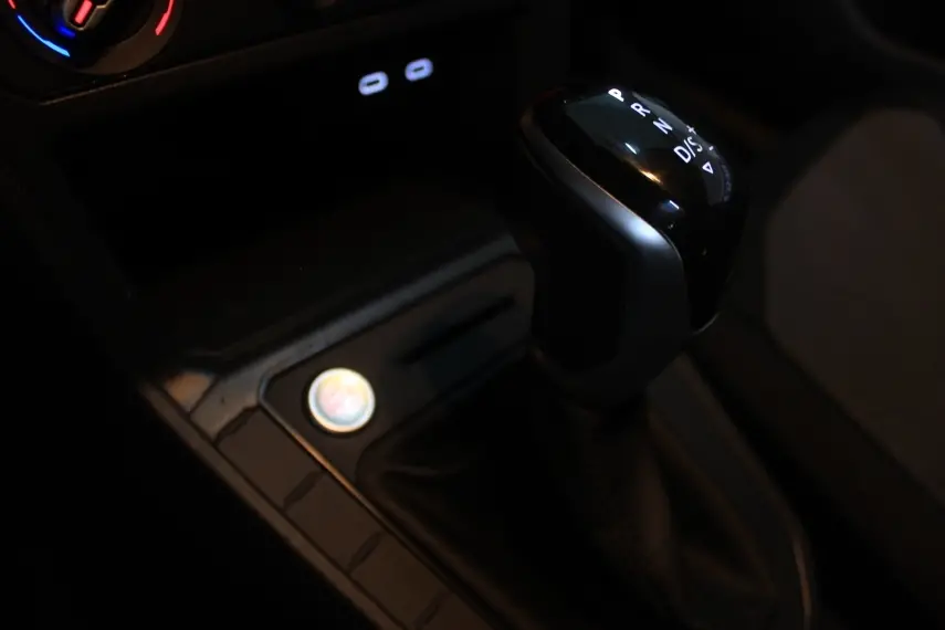 VOLKSWAGEN Polo Hatch - Foto