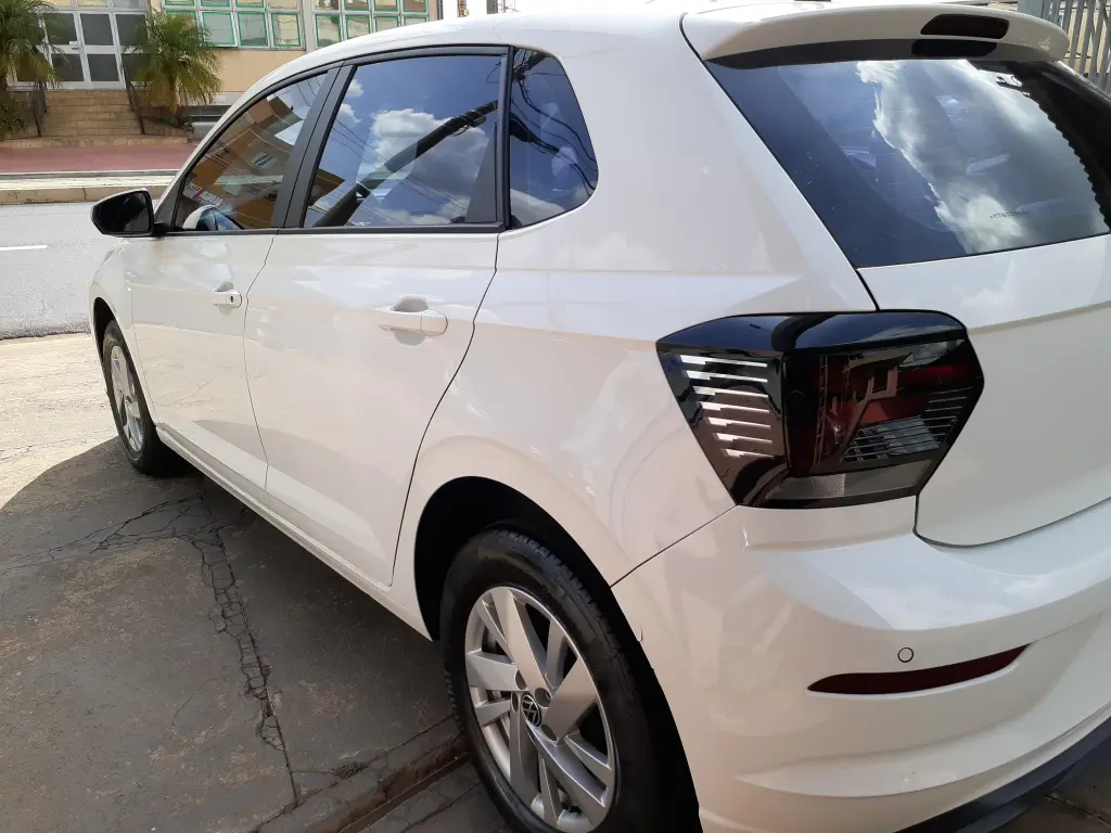 VOLKSWAGEN Polo Hatch - Foto