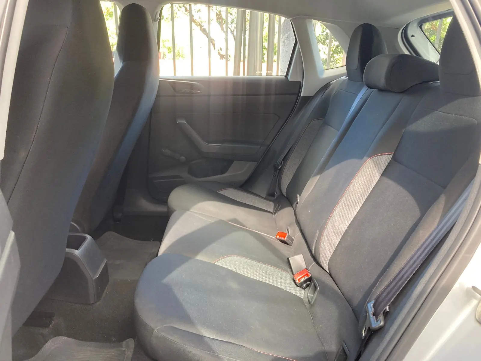 VOLKSWAGEN Polo Hatch - Foto