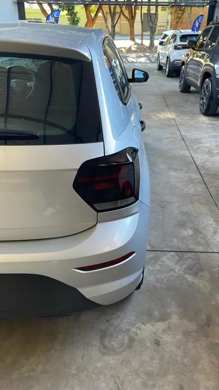 VOLKSWAGEN Polo Hatch - Foto