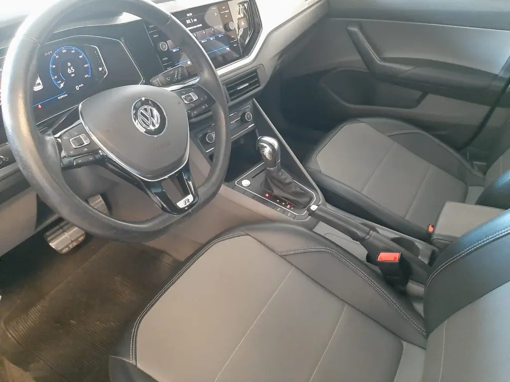 VOLKSWAGEN Polo Hatch - Foto