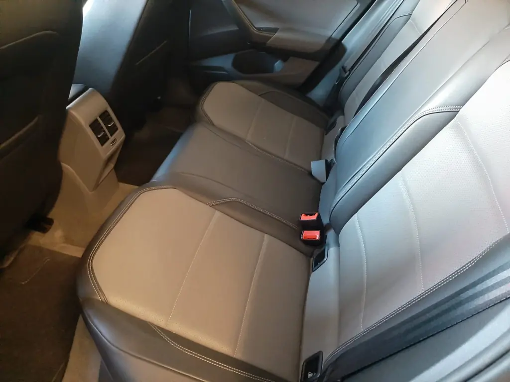 VOLKSWAGEN Polo Hatch - Foto