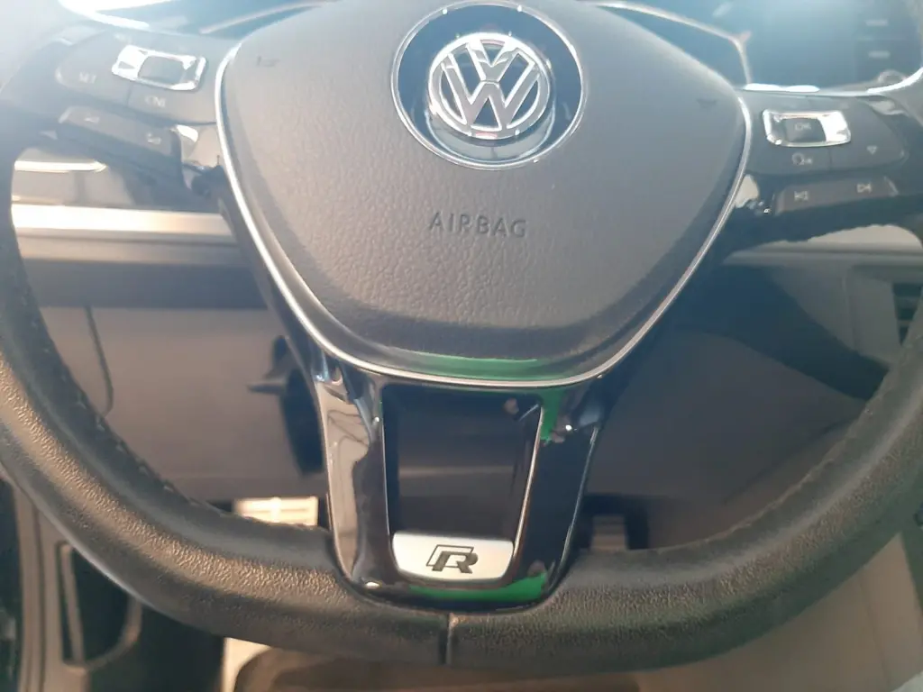 VOLKSWAGEN Polo Hatch - Foto