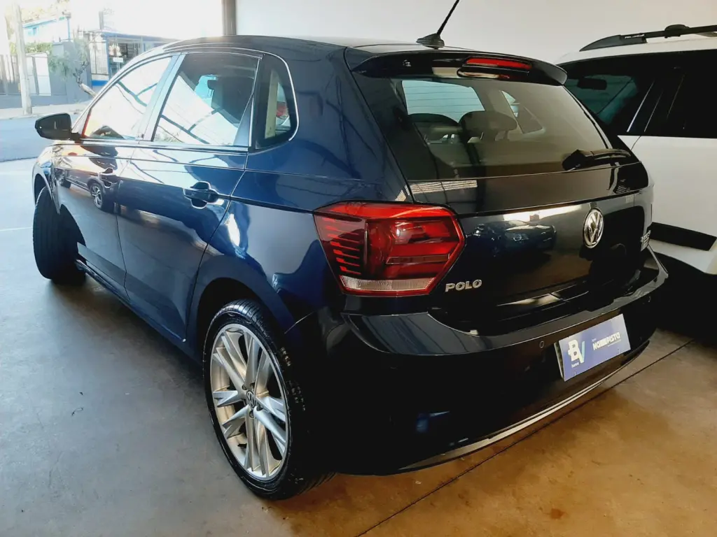 VOLKSWAGEN Polo Hatch - Foto