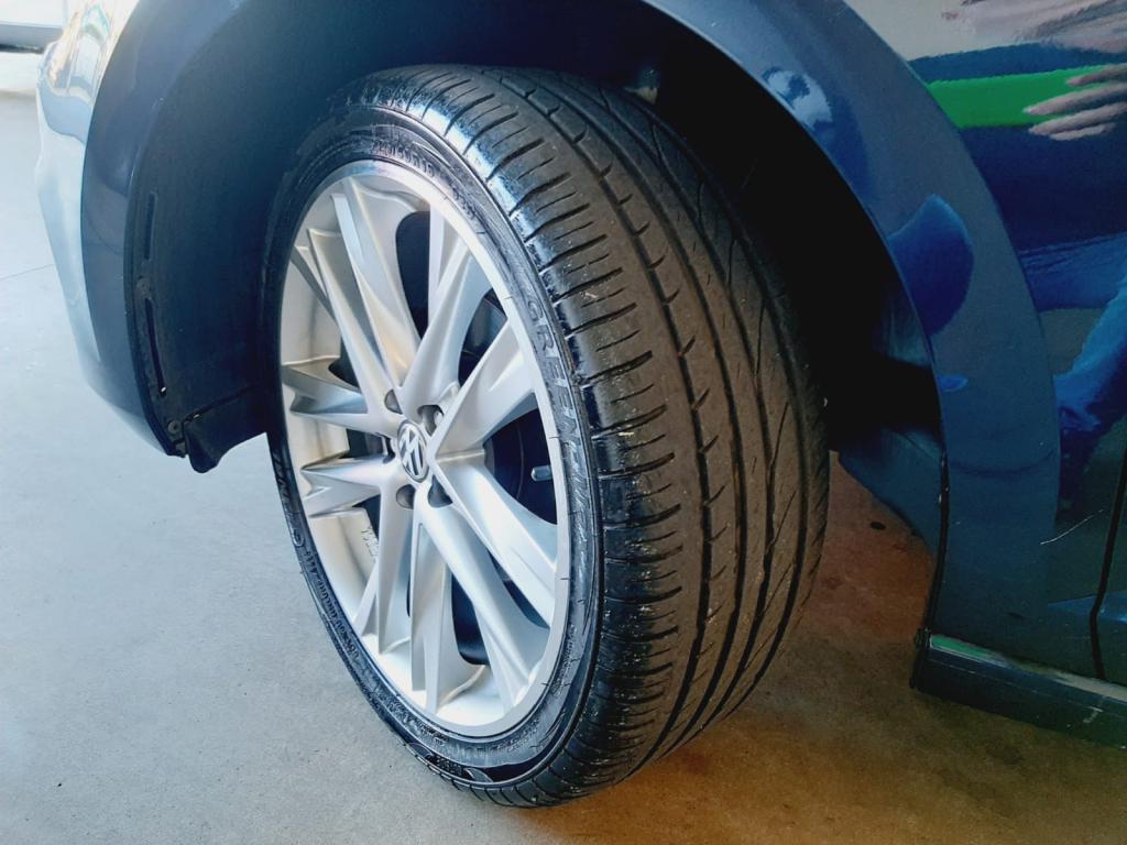 VOLKSWAGEN Polo Hatch - Foto