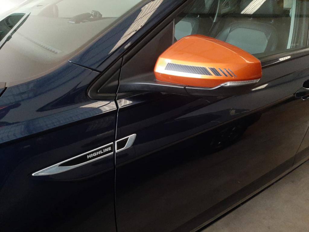 VOLKSWAGEN Polo Hatch - Foto