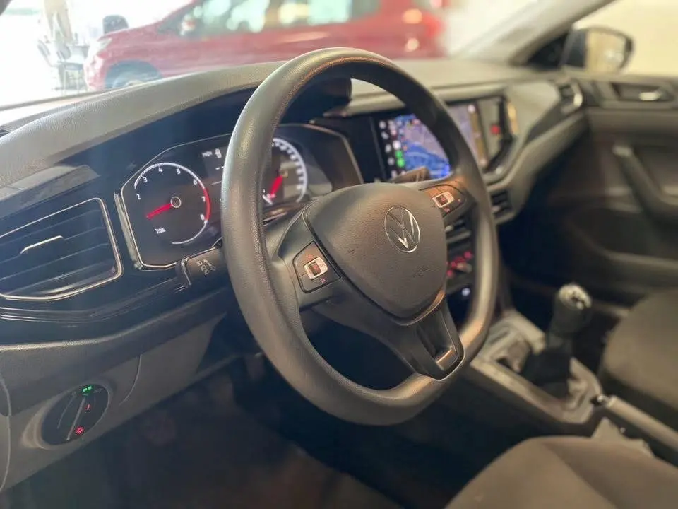 VOLKSWAGEN Polo Hatch - Foto