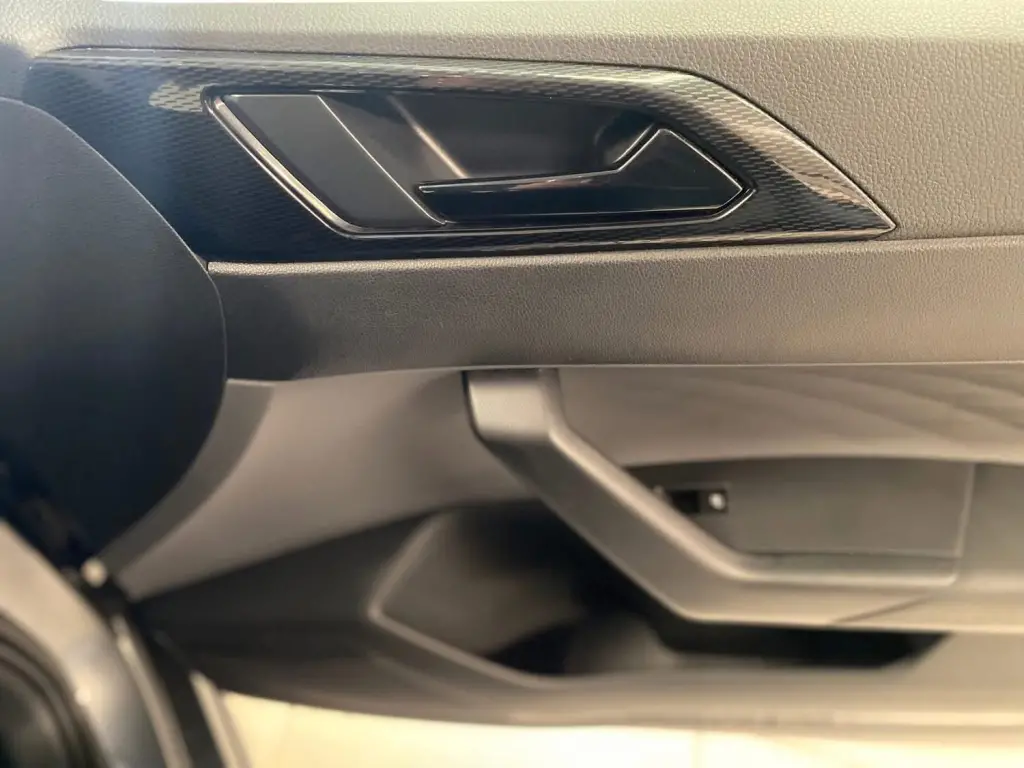 VOLKSWAGEN Polo Hatch - Foto