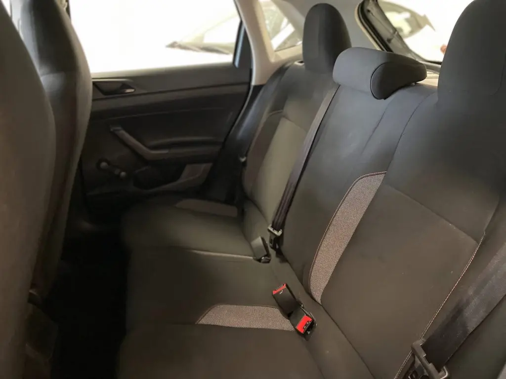 VOLKSWAGEN Polo Hatch - Foto