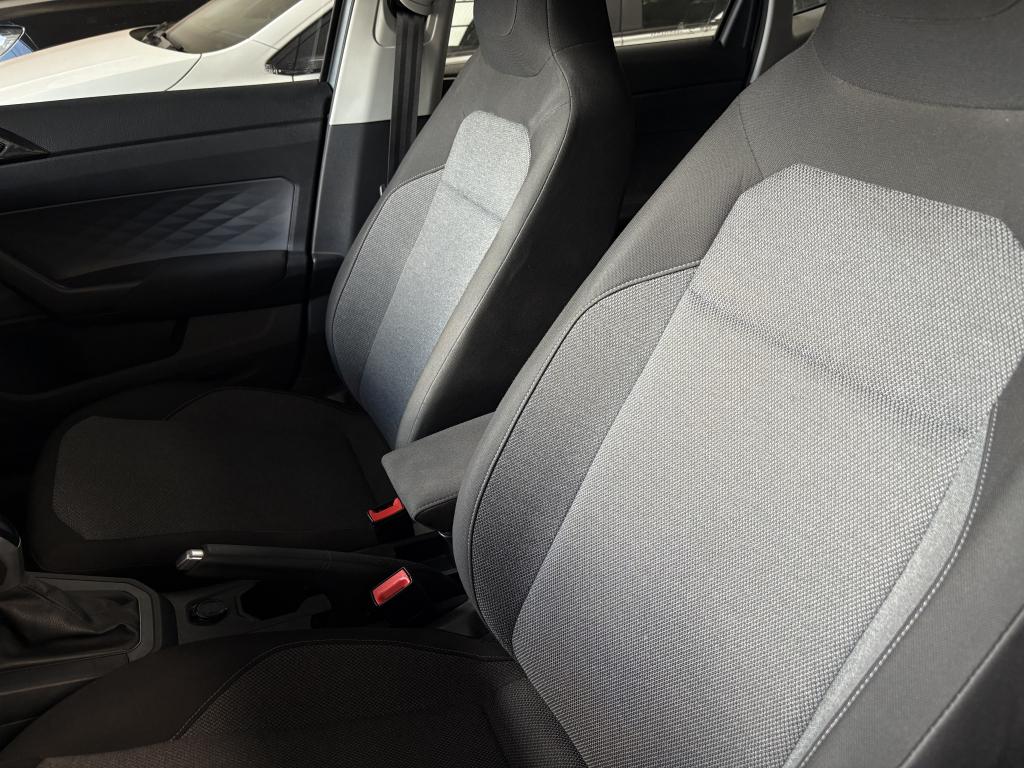 VOLKSWAGEN Polo Hatch - Foto