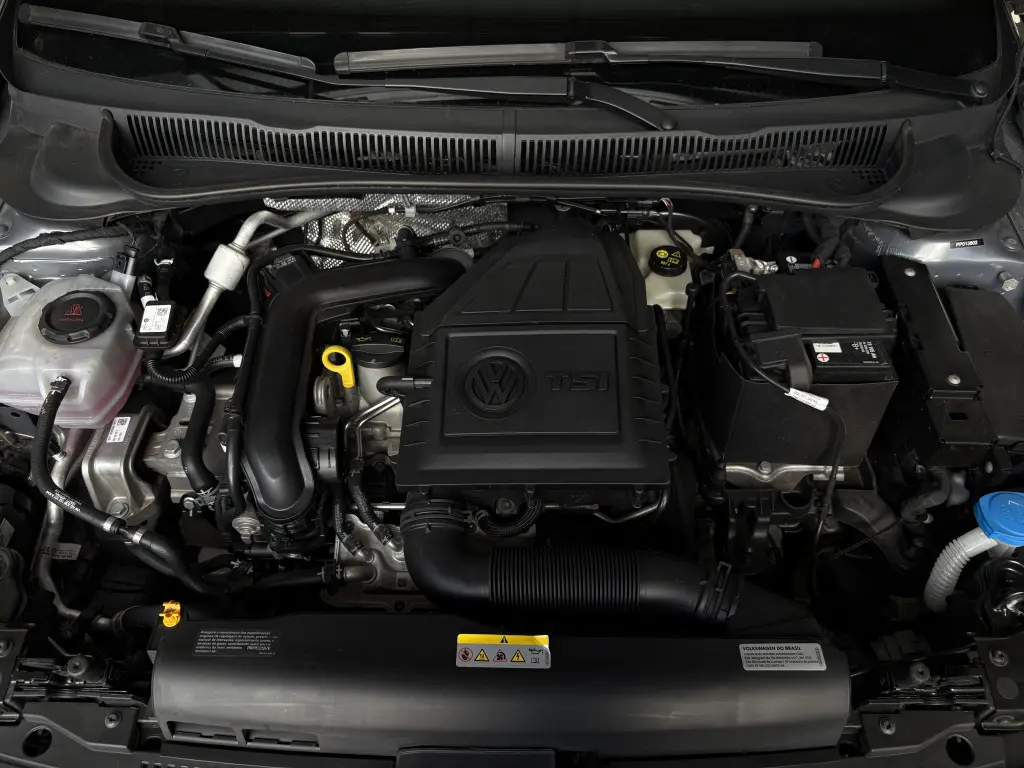 VOLKSWAGEN Polo Hatch - Foto