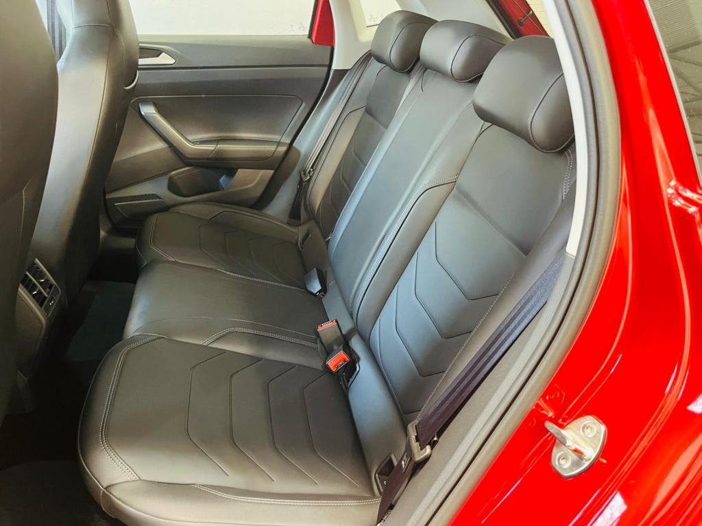 VOLKSWAGEN Polo Hatch - Foto