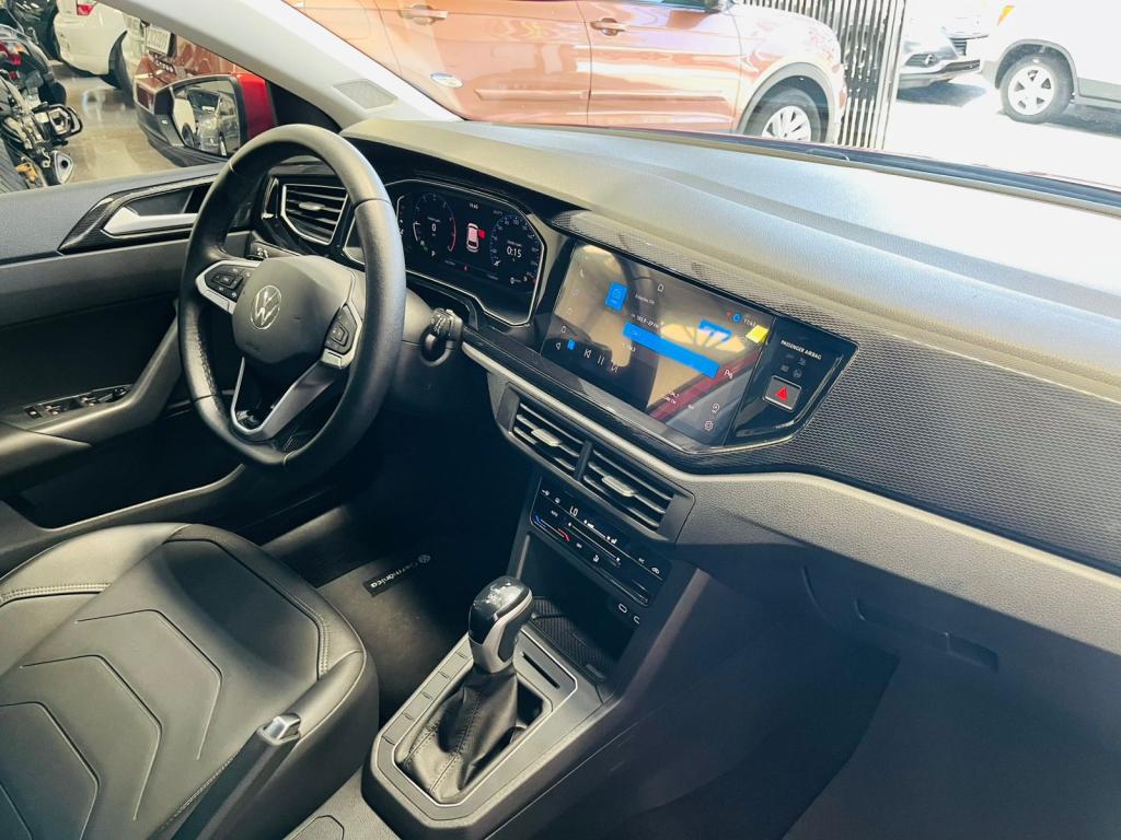 VOLKSWAGEN Polo Hatch - Foto