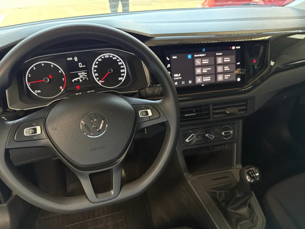 VOLKSWAGEN Polo Hatch - Foto