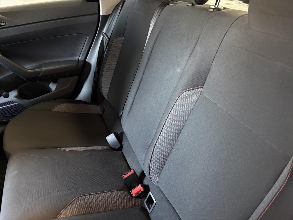 VOLKSWAGEN Polo Hatch - Foto