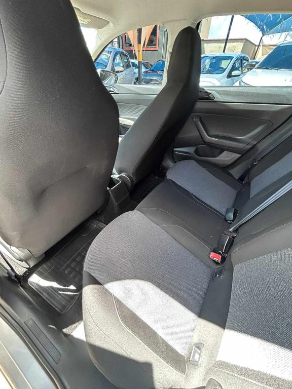 VOLKSWAGEN Polo Hatch - Foto