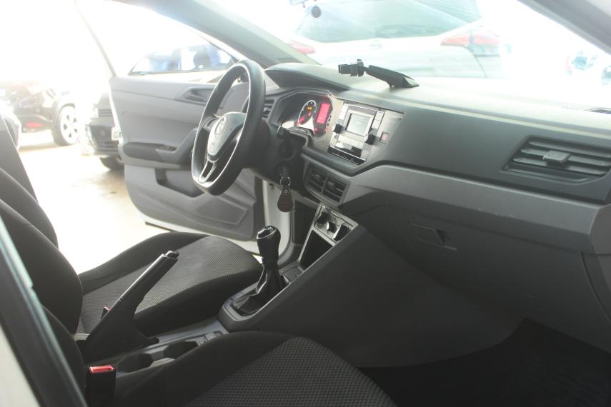 VOLKSWAGEN Polo Hatch - Foto