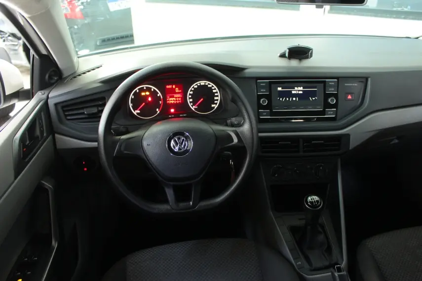 VOLKSWAGEN Polo Hatch - Foto