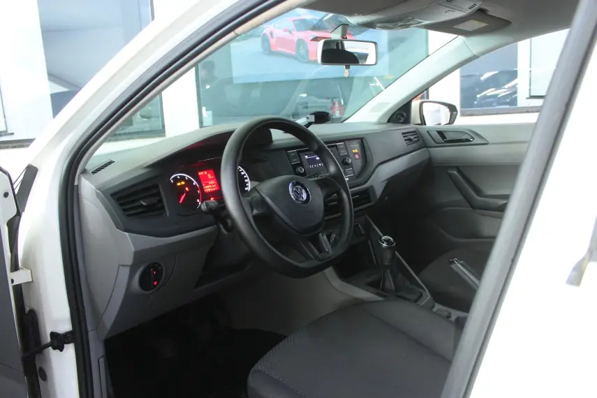 VOLKSWAGEN Polo Hatch - Foto