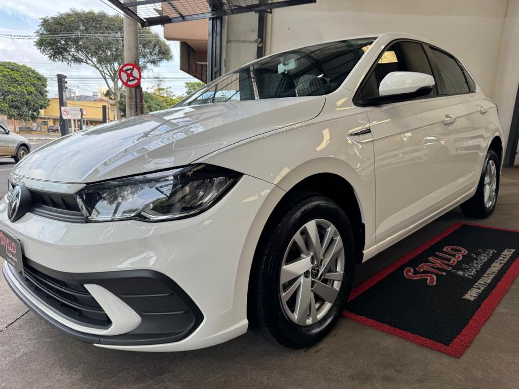 VOLKSWAGEN Polo Hatch - Foto