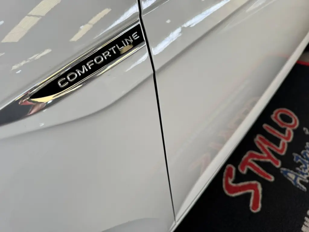 VOLKSWAGEN Polo Hatch - Foto