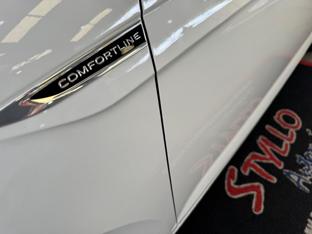 VOLKSWAGEN Polo Hatch - Foto