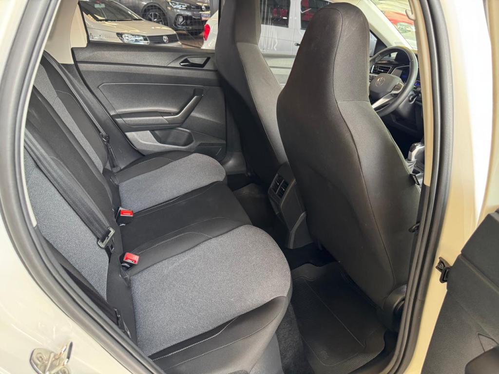 VOLKSWAGEN Polo Hatch - Foto