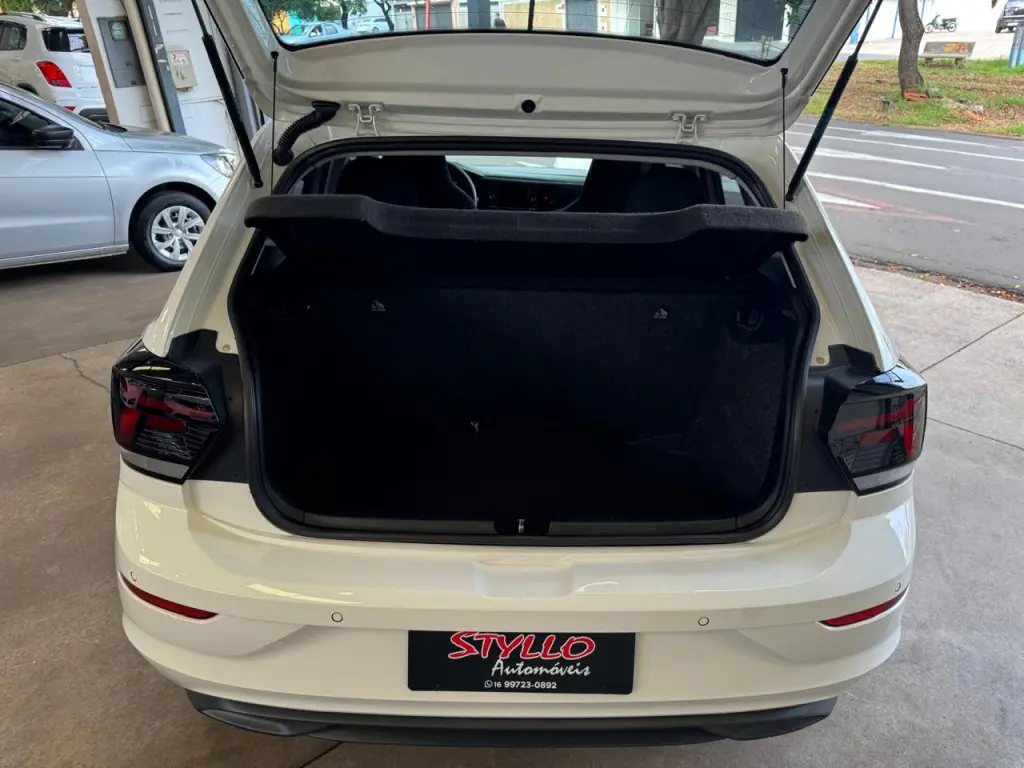 VOLKSWAGEN Polo Hatch - Foto
