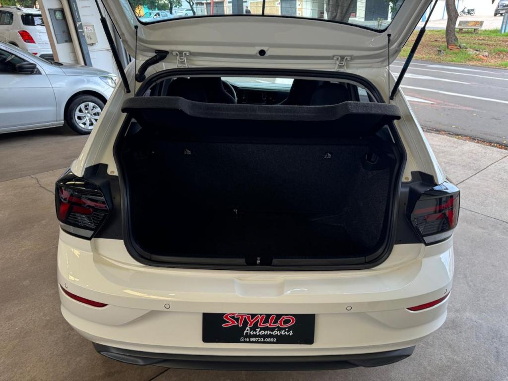 VOLKSWAGEN Polo Hatch - Foto