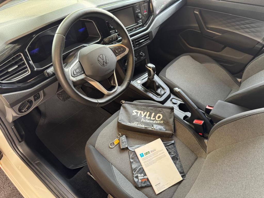 VOLKSWAGEN Polo Hatch - Foto