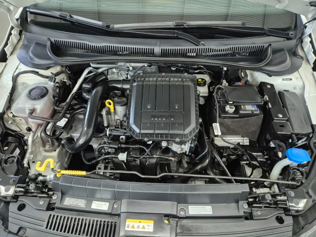 VOLKSWAGEN Polo Hatch - Foto