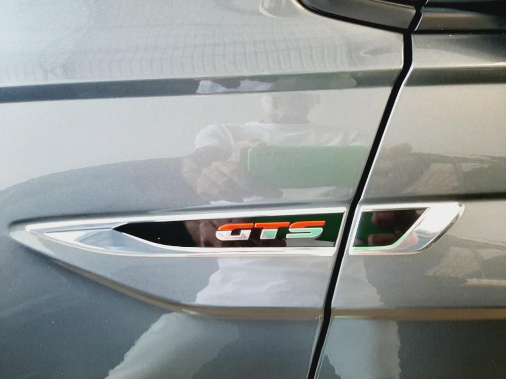 VOLKSWAGEN Polo Hatch - Foto