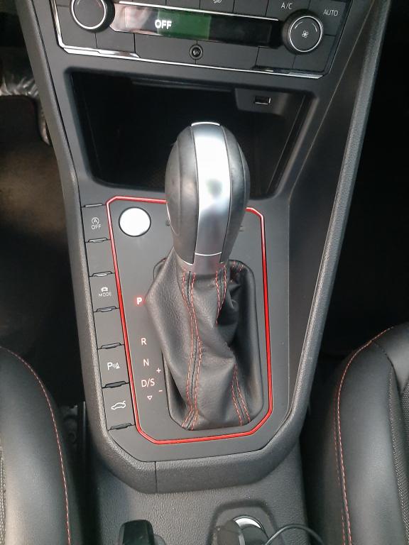 VOLKSWAGEN Polo Hatch - Foto