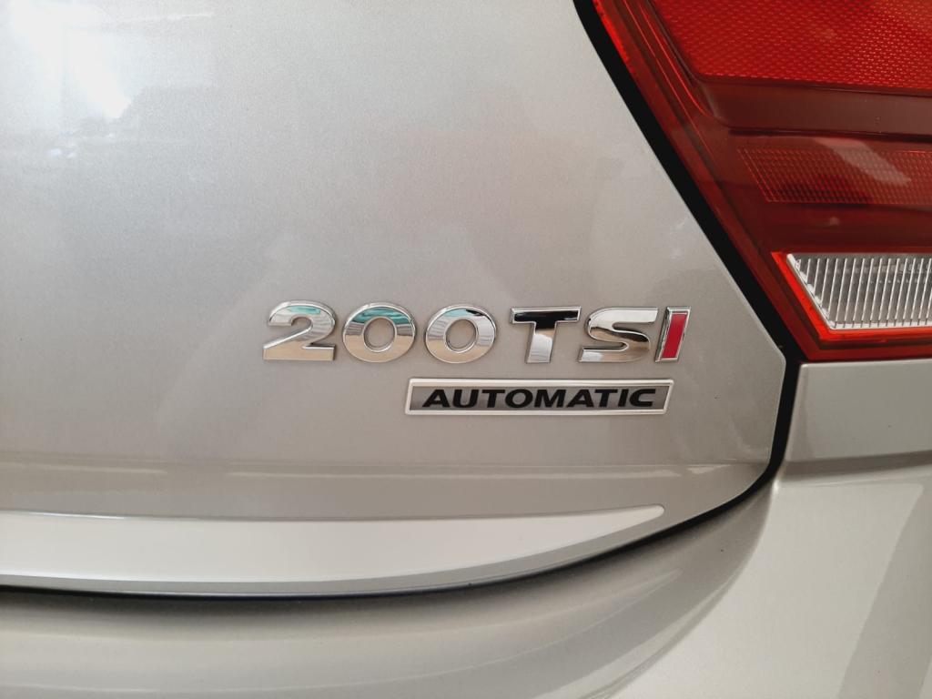 VOLKSWAGEN Polo Hatch - Foto