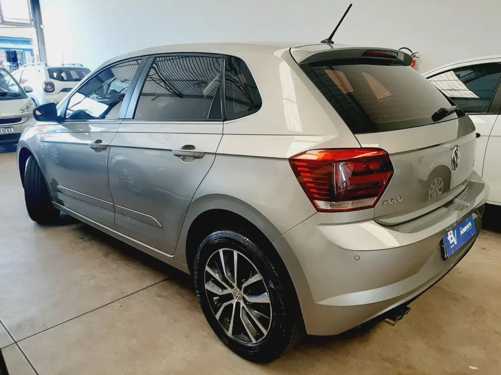 VOLKSWAGEN Polo Hatch - Foto