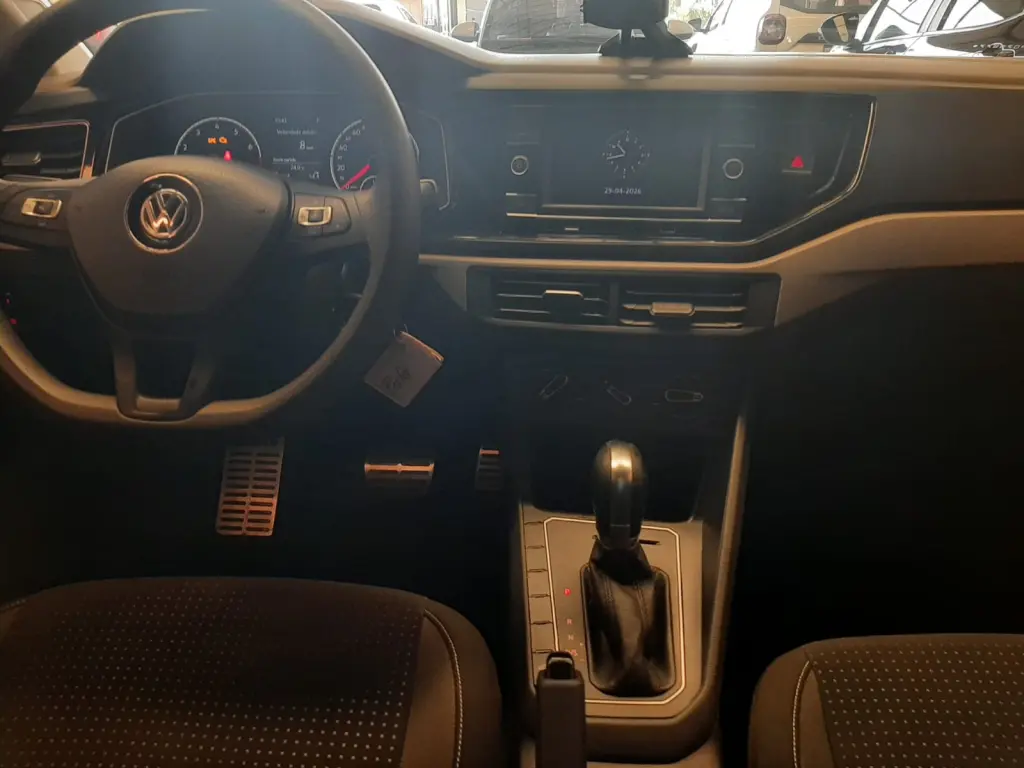 VOLKSWAGEN Polo Hatch - Foto