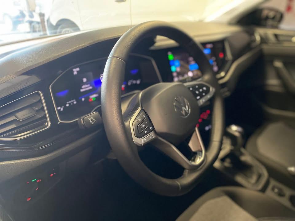 VOLKSWAGEN Polo Hatch - Foto
