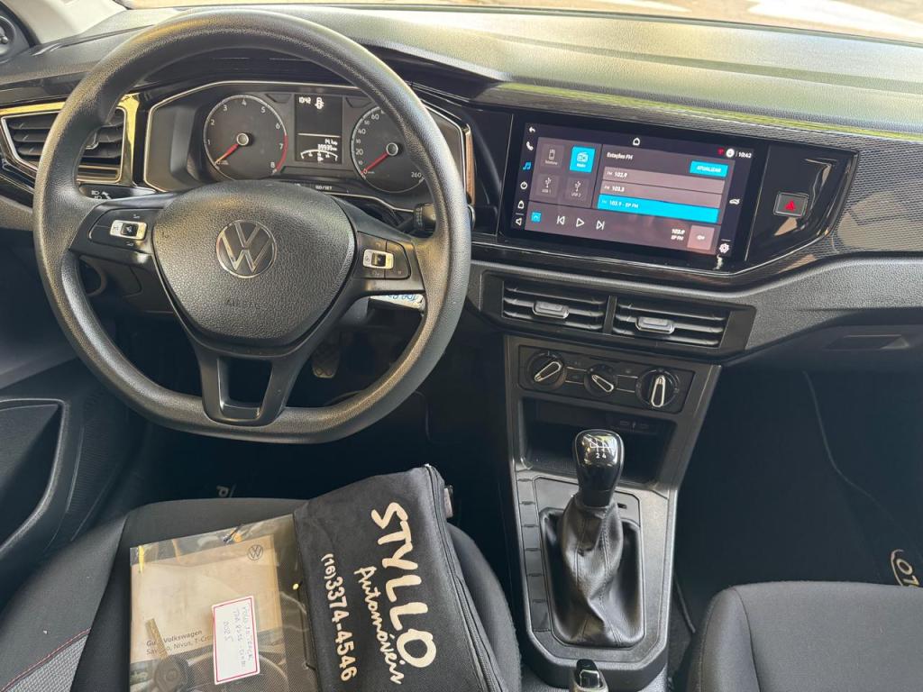 VOLKSWAGEN Polo Hatch - Foto