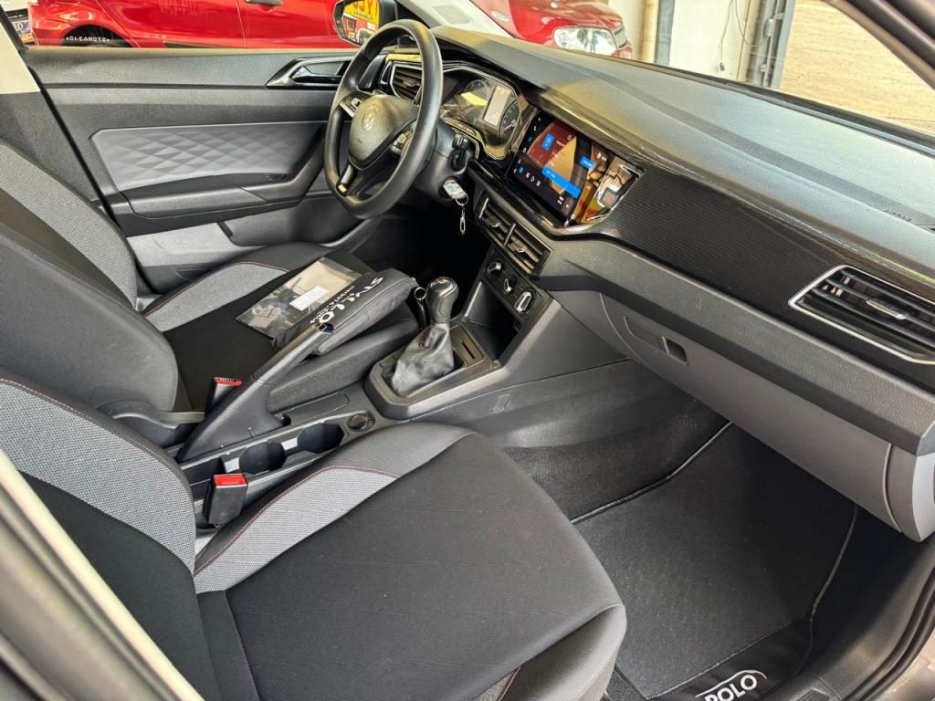 VOLKSWAGEN Polo Hatch - Foto