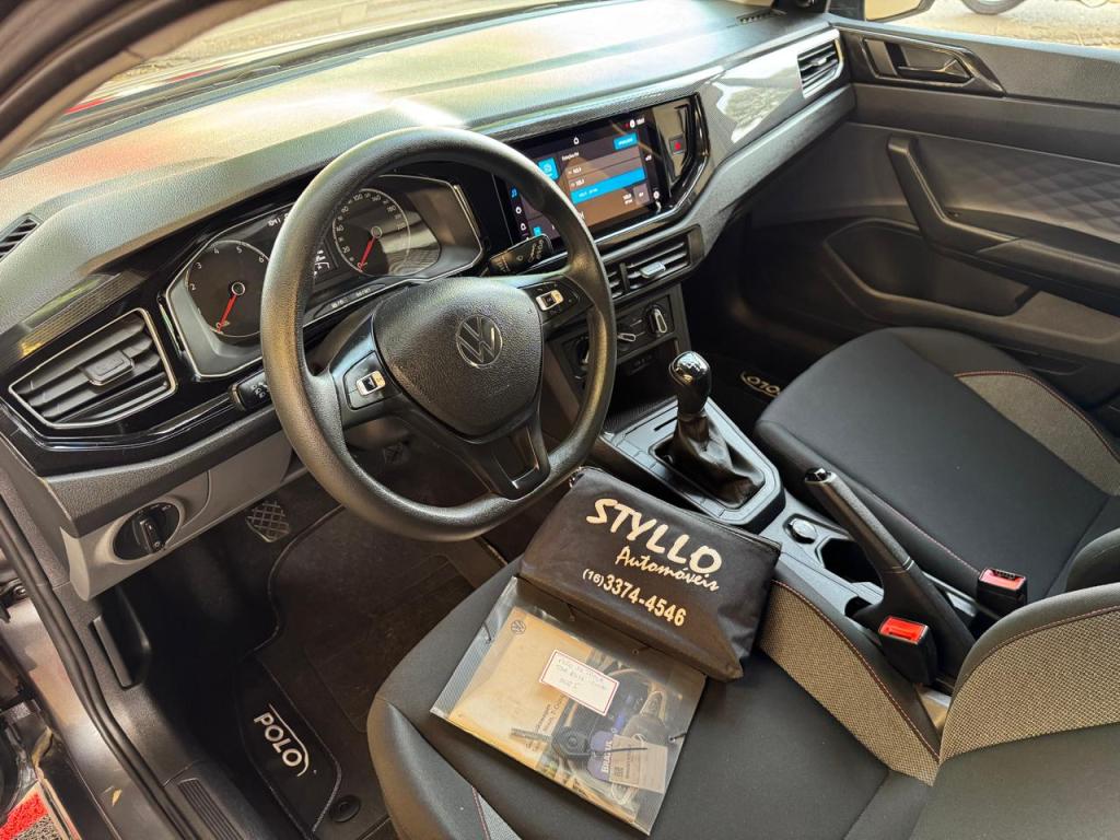 VOLKSWAGEN Polo Hatch - Foto