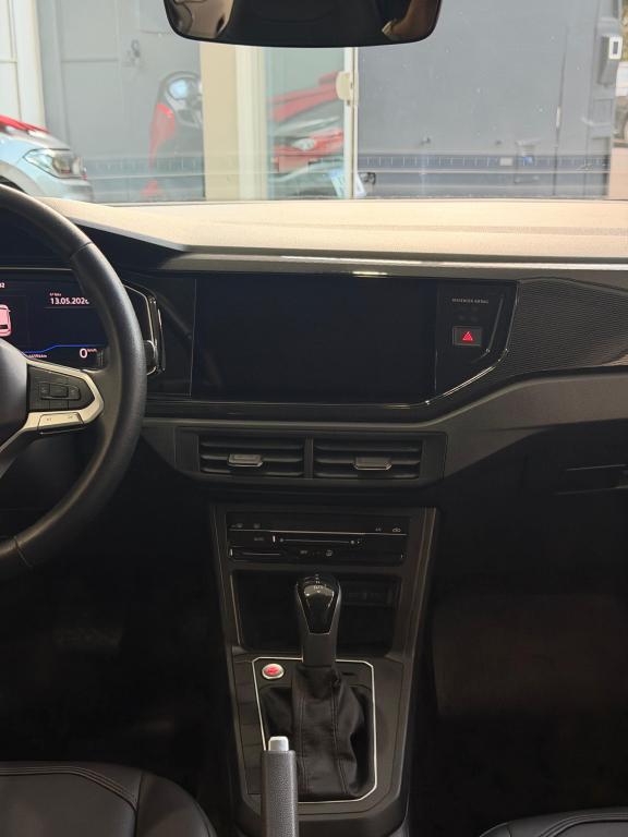 VOLKSWAGEN Polo Hatch - Foto