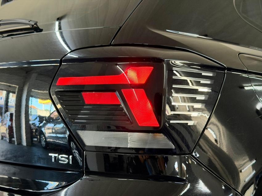 VOLKSWAGEN Polo Hatch - Foto