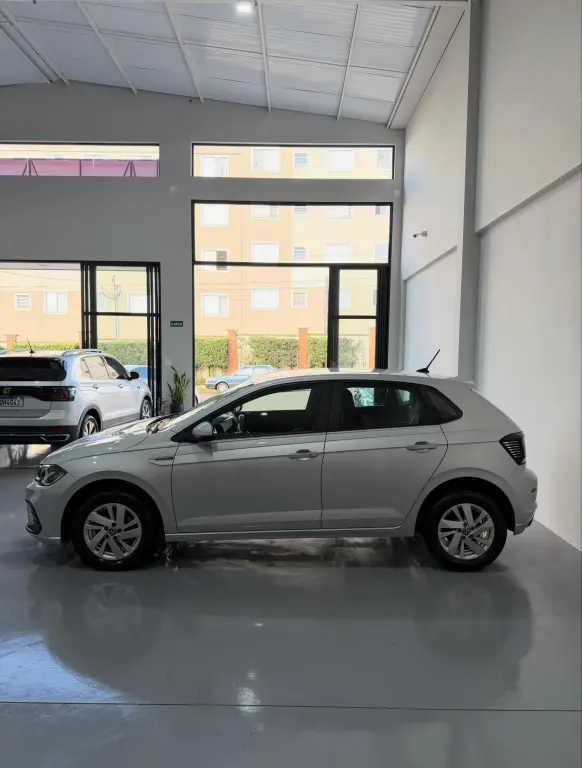 VOLKSWAGEN Polo Hatch - Foto