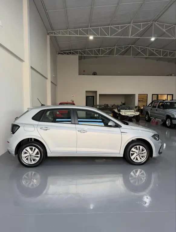 VOLKSWAGEN Polo Hatch - Foto